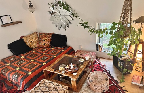 Fernwood Casa | Montaña de la Seta ~ Boho Artist Retreat Amidst the Salty Ocean Air + Mountains