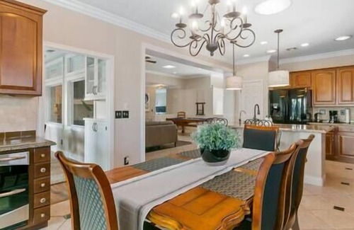 McCullough Hills Casa | Montagna Star - 3BR Private Pool House with Den