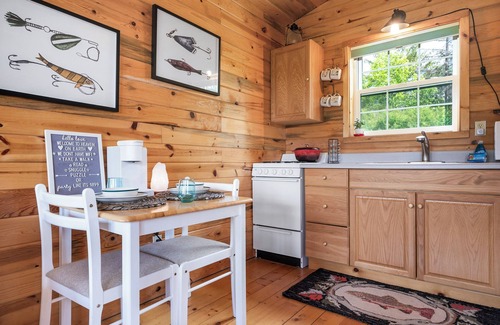 Kalispell Cabina | Montana cozy cabin with million $ views of Flathead Valley, 30 miles to Glacier