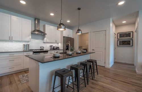 Livingston Condominio | Montana Modern Luxury Condo: A Stylish Mountain Escape