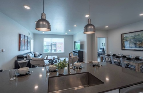 Livingston Condominio | Montana Modern Luxury Condo: A Stylish Mountain Escape