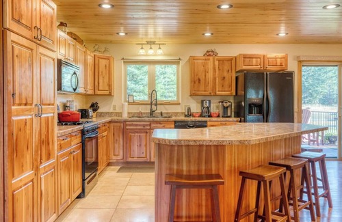Kalispell Cabina | Montana Mountain Getaway - Cabin in the Foothills