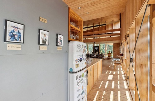 Darby Cabina | * *Montana's Architectural Marvel: Skwala Lodge* *