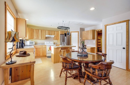 Emigrant Casa | Montana Vacation Rental: 32 Mi to Yellowstone!