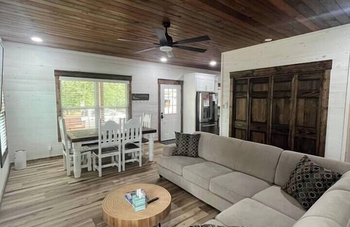 Hartshorn Casa | Montauk State Park Trout Cabin