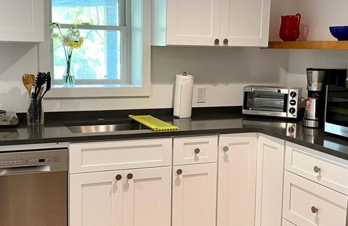 Montauk Cabaña | Montauk Sunset Cottage overlooking Garden! Walk to Train, Montauket and Duryea's