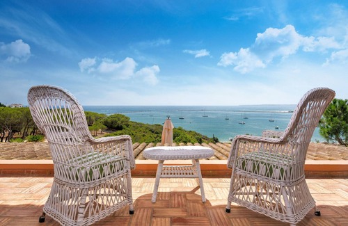 Ferragudo Villa | Monte da Bela Vista by SAPvillas