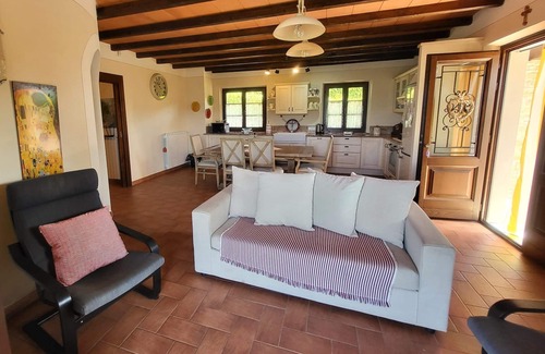 Castiglione di Garfagnana Villa | Montepigoli, piscina privada, vistas, a pie de restaurantes / pueblo, WIFI!