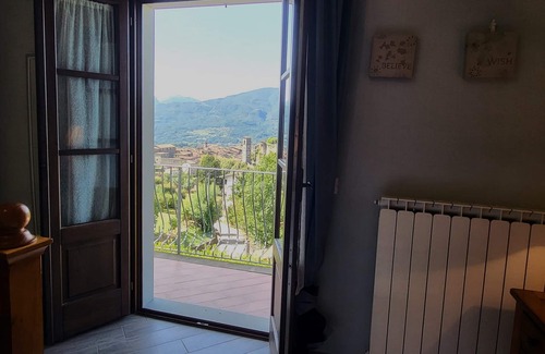 Castiglione di Garfagnana Villa | Montepigoli, piscina privada, vistas, a pie de restaurantes / pueblo, WIFI!