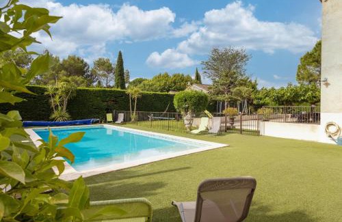 Chateaurenard Villa | Monte Leon