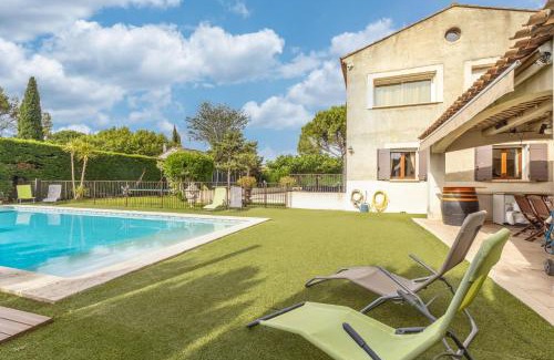Chateaurenard Villa | Monte Leon
