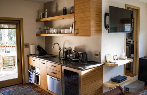 Calabasas Apartamento | Monte Nido Retreat near Pepperdine/Malibu/Calabasas