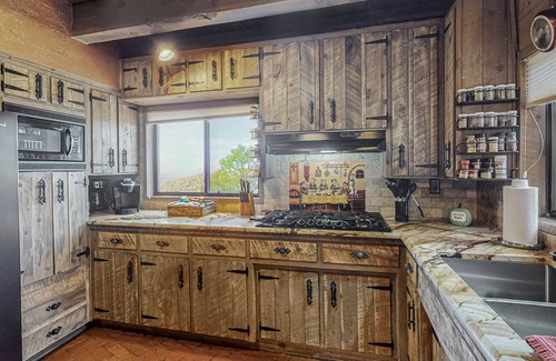 Northeast Heights Casa | Monte Vista! A home with city and mountain views!