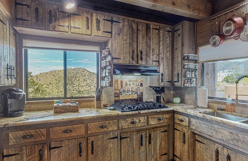 Northeast Heights Casa | Monte Vista! A home with city and mountain views!