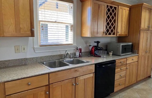 Monte Vista Apartamento | Monte Vista Apt. A. 3 blks to UIW/Trinity & Zoo