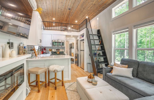 Monteagle Cabina | Monteagle Cabin w/ Swim Spa, Sauna & Fire Pit!