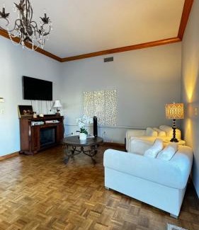 Coast Village Cabina | Montecito Cottage