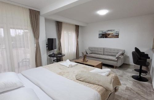 Susanj Apartamento | Montenegro Apartments Phoenix With Pool