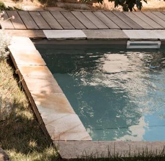 Bastia Apartamento | MONTERA Appartement Centre-ville avec piscine chauffée et jardin