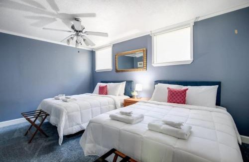 New Castle Casa | Monterey Drive Maison