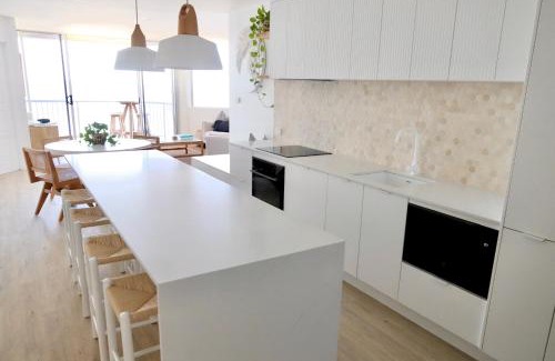 Caloundra Apartamento | Monterey Lodge - Unit 18, 27 Warne Terrace, Kings Beach Caloundra