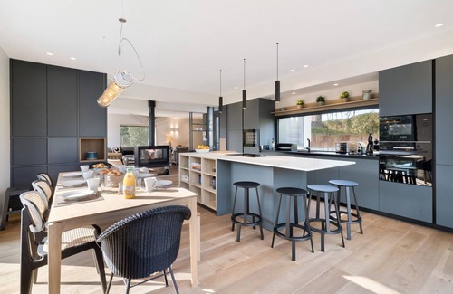 Anglet Chalet De Esquí | MONTEREY - Luxury Villa with Heated Pool in the heart of Anglet - BARNES