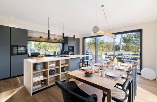 Anglet Chalet De Esquí | MONTEREY - Luxury Villa with Heated Pool in the heart of Anglet - BARNES