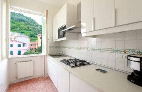 Borgo Antico Apartamento | Monterosso 30 metresfrom the beach, wonderful sea view free wi- fi parking