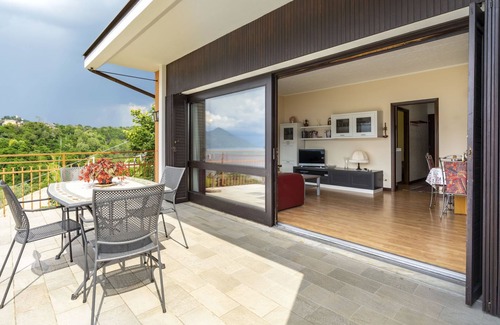 Porto Valtravaglia Apartamento | Montesole by Interhome