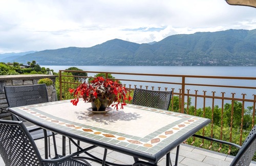 Porto Valtravaglia Apartamento | Montesole by Interhome