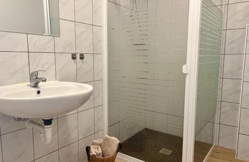 Oberhausen-Rheinhausen Casa | Monteur- und Arbeiterunterkunft Adlerstraße
