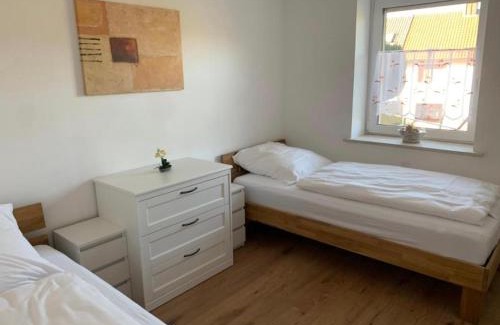 Schonungen Apartamento | Monteur- und Ferienwohnung 1 - Haus Weitblick Schonungen