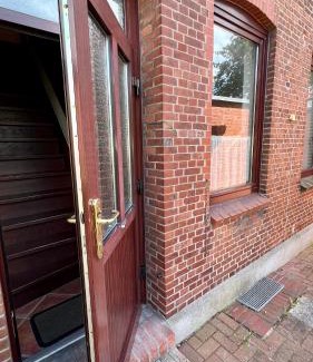 Itzehoe Apartamento | Monteur Unterkunft Itzehoe freistehendes Haus mit Garten & WLAN