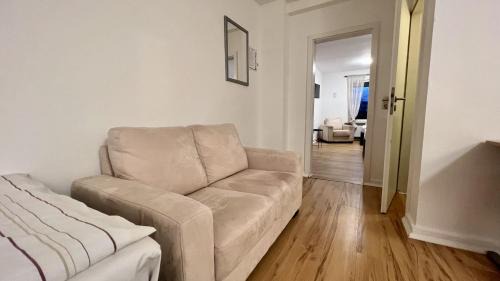Brunsbuttel Apartamento | Monteurwohnung Brunsbüttel zentrale Lage mit Parkplatz & Schleusenblick