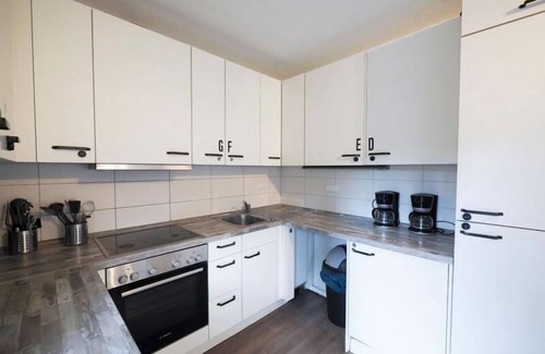 Bad Oldesloe Apartamento | Monteurwohnung für 6 Pers. mit WLAN, Küche & TV – Bad Oldesloe, Nähe Hamburg & Nähe Lübeck