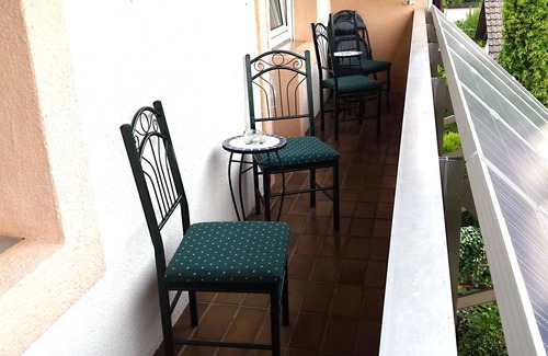 Pirmasens Apartamento | Monteurwohnung con balcón y WLAN 73qm