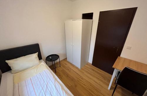 Neumuenster Apartamento | Monteurwohnungen nähe Holsten Galerie