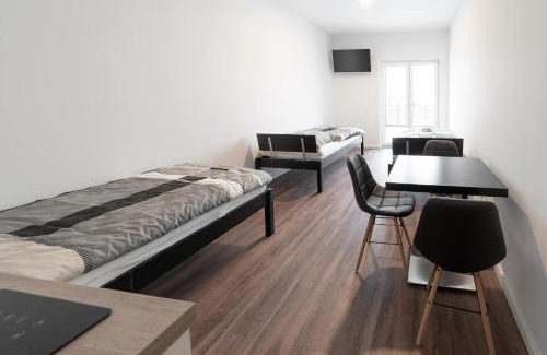 Weissensee Casa | Monteurzimmer Berlin Pankow mit Dachterrasse - Nur 10 min. von der A10 - 3 Zimmer/7 Betten