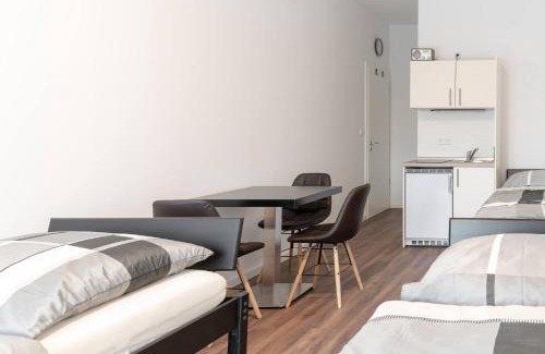Weissensee Casa | Monteurzimmer Berlin Pankow mit Dachterrasse - Nur 10 min. von der A10 - 3 Zimmer/7 Betten