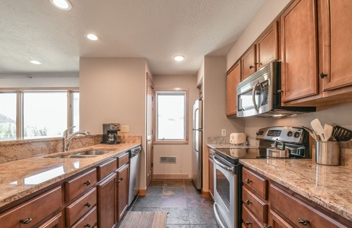 Lakeside Village Condominio | Montezuma 1771 by SummitCove Vacation Lodging