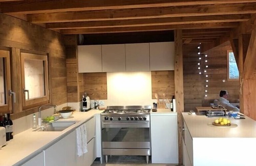 Montgenevre Chalet De Esquí | Montgenevre. new Tipamountain chalet, luxury, charm, 185m superb view.