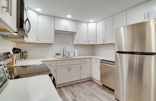 West Salem Casa | Month stay or more? Pet friendly duplex close to downtown.