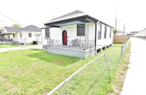 Saint Roch Casa | Month to Month Charming 2-bedroom home in the center of New Orleans