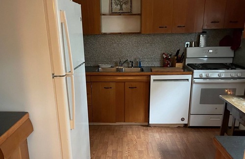 Holland Casa | Monthly Holland Center. Fabulous LARGE House. Walk bike & hike from home.