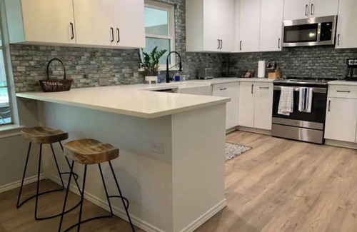 West Arlington Casa | Monthly home-3 bed-2 bath, remodeled. Quiet. Dogs on case by case basis