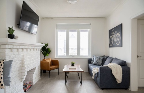 Earlscourt Casa | Casa Sereno | Spacious 1 Bedroom Unit