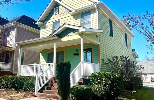 Greensboro Casa | Monthly Rental: 2 Bed 2 Bath in Greensboro