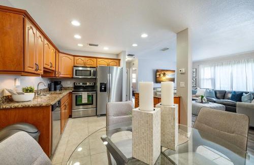 Clearwater Casa | Monthly Rental~ Comfy Beds~ Great for Remote Work