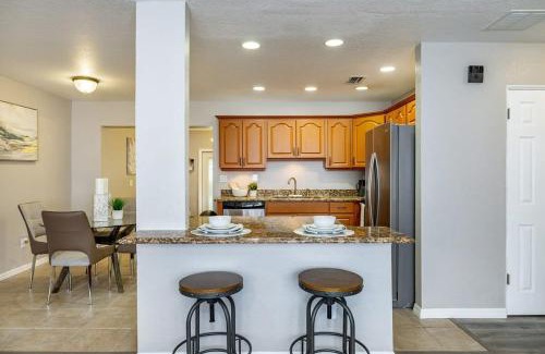 Clearwater Casa | Monthly Rental~ Comfy Beds~ Great for Remote Work
