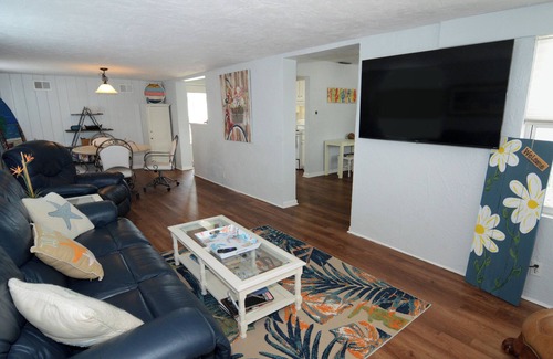 Roberta Heights Casa | Monthly specials !!Steps from the beach - PET FRIENDLY!